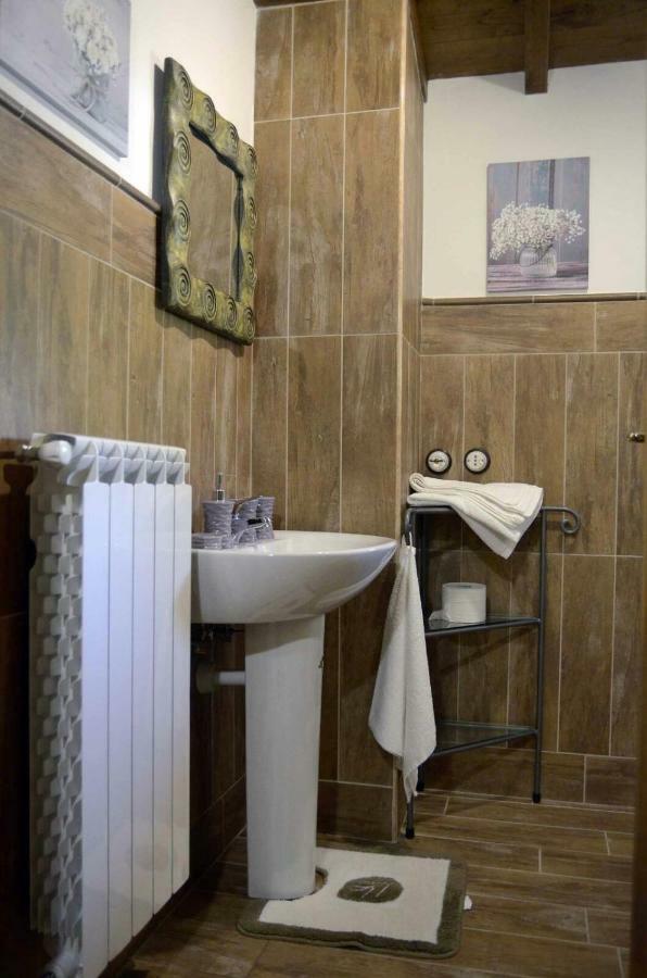 Rifugio Nel Bosco Bed & Breakfast รีเอติ ภายนอก รูปภาพ