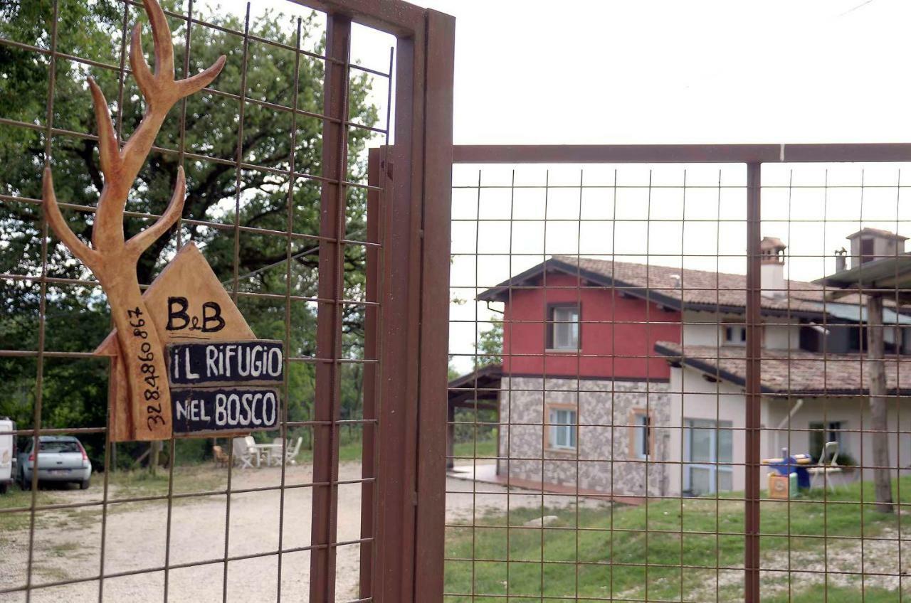 Rifugio Nel Bosco Bed & Breakfast รีเอติ ภายนอก รูปภาพ