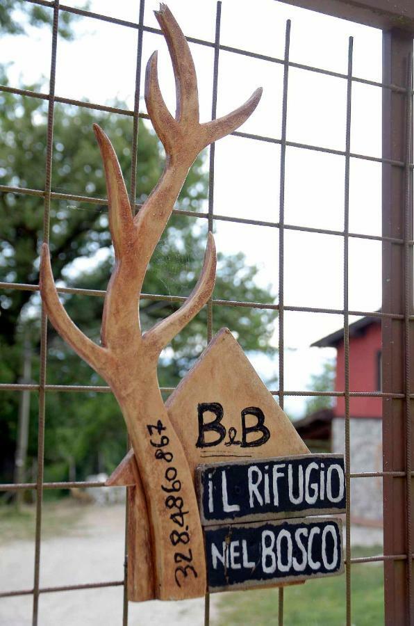 Rifugio Nel Bosco Bed & Breakfast รีเอติ ภายนอก รูปภาพ