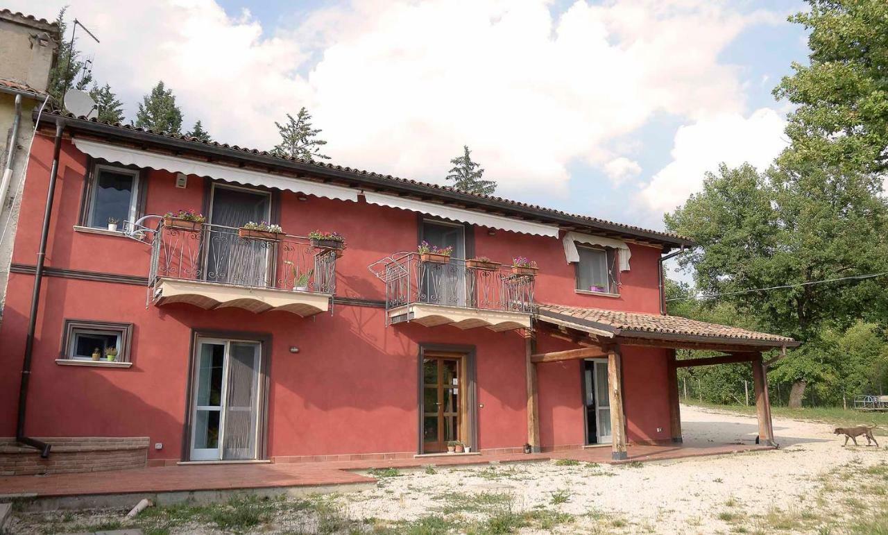Rifugio Nel Bosco Bed & Breakfast รีเอติ ภายนอก รูปภาพ
